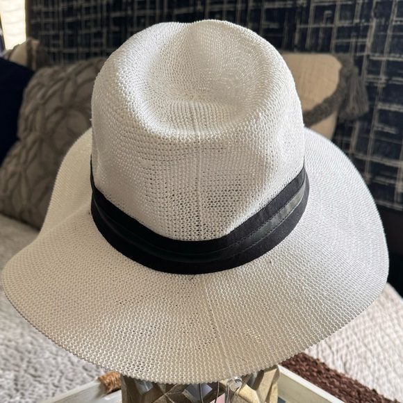 Vince Camuto Panama Hat | white w/ black ribbon | one size - Picture 7 of 8